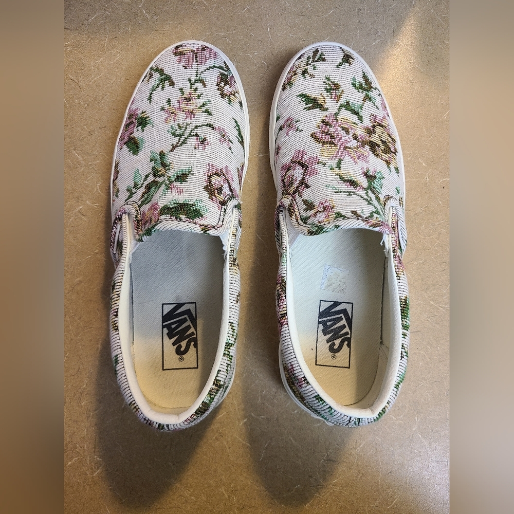 Womens size 10 floral tapestry vans
